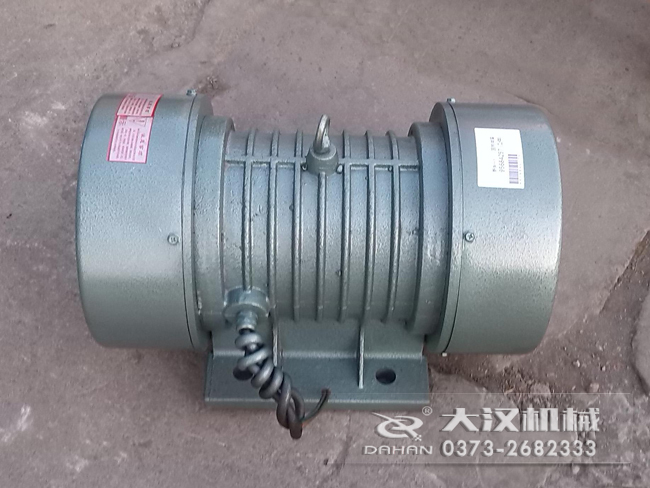 VB振動電機的選型要根據(jù)所匹配產(chǎn)品需要的激振大小，進行選擇。